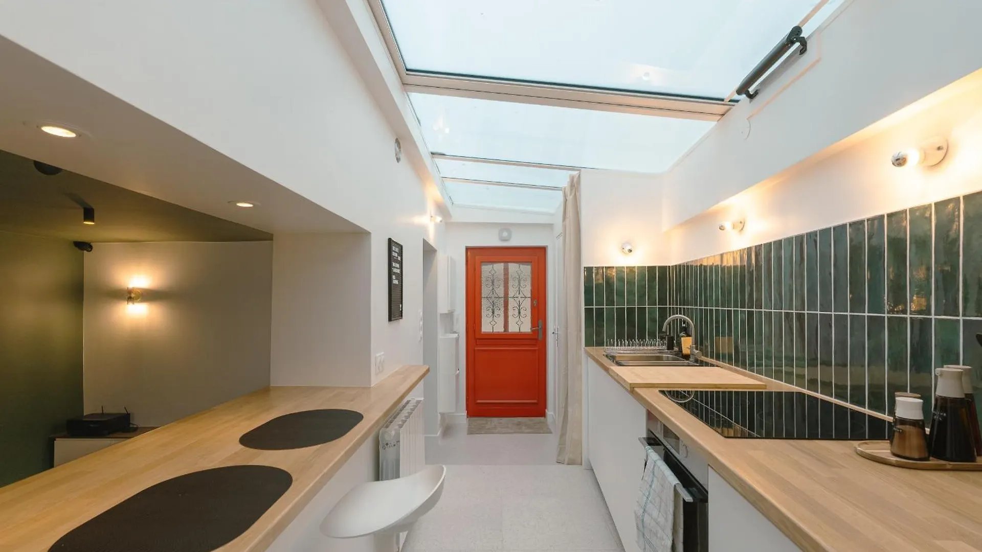 Апартаменты Mini Loft Buttes Chaumont Париж 0*,  Франция